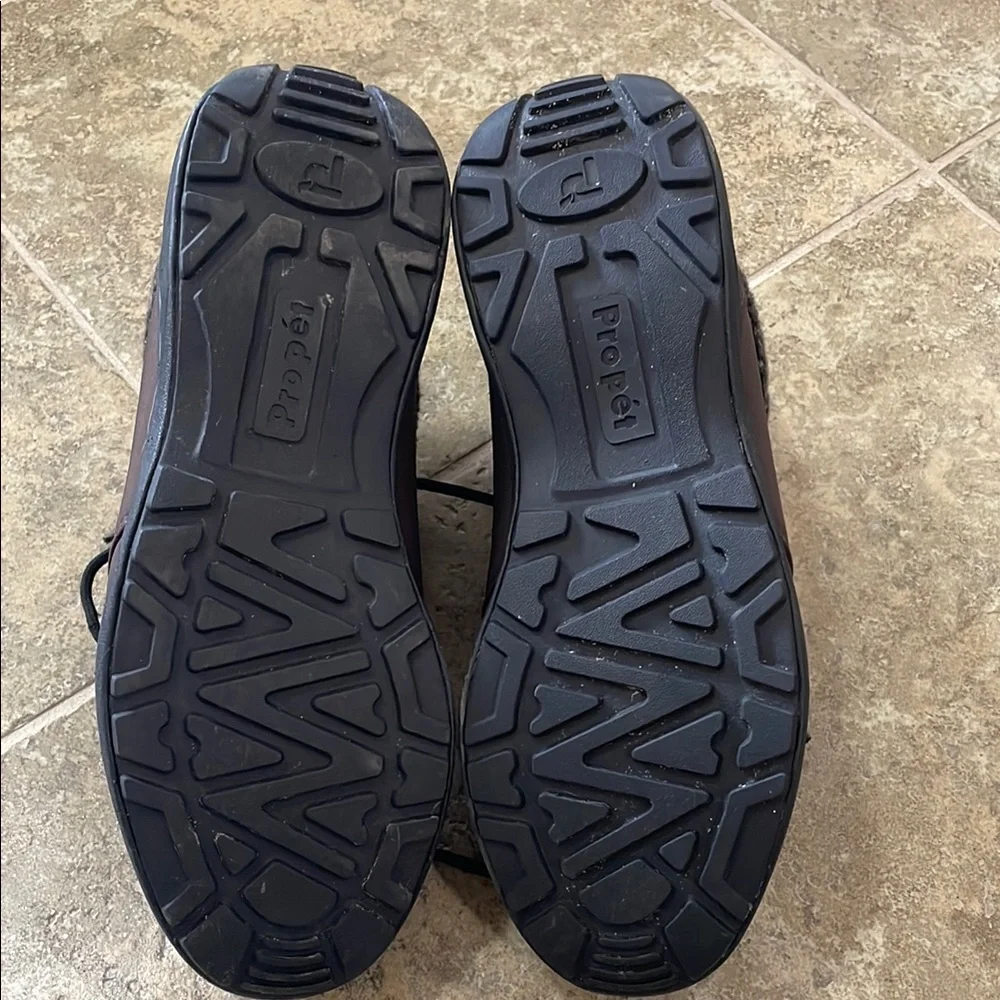 Women's Brown Ankle Boots - Picture 9 of 9